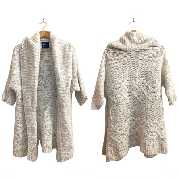 American Eagle Outfitters Sweaters - American Eagle Oatmeal Chunky Cable Knit Cardigan Sweater